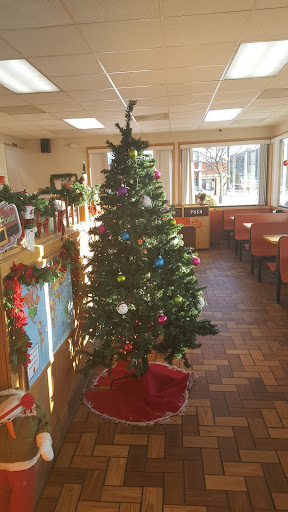 Donut Shop «Maple Donuts», reviews and photos, 50 Robinhood Dr, Goldsboro, PA 17319, USA