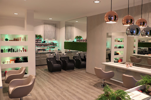 Silvia Hinteregger Hairartist In Leoben