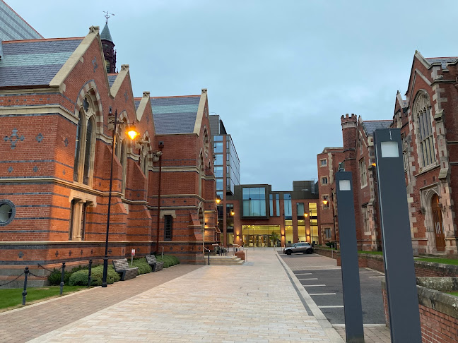 Queen's University Belfast - School of Law - School