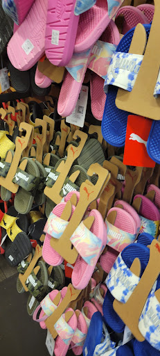 Shoe Store «DSW Designer Shoe Warehouse», reviews and photos, 10060 Reisterstown Rd, Owings Mills, MD 21117, USA