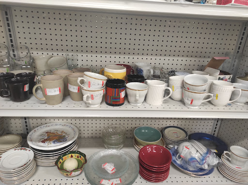 Thrift Store «Goodwill Retail Store of Florissant», reviews and photos, 472 Lindbergh Blvd, Florissant, MO 63031, USA