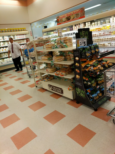Grocery Store «Market Basket», reviews and photos, 100 Market Street, Tilton, NH 03276, USA