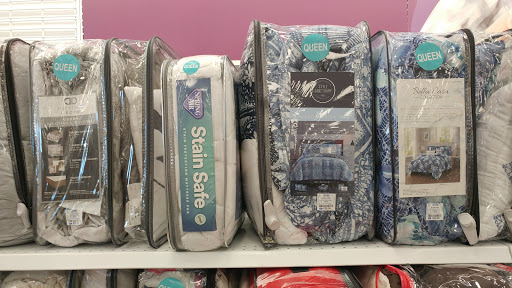 Clothing Store «Ross Dress for Less», reviews and photos, 1275 W Pearce Blvd, Wentzville, MO 63385, USA