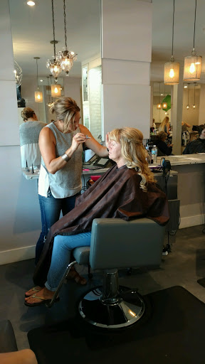 Hair Salon «Le Rouge Salon + Beauty Bar», reviews and photos, 12830 S Saginaw St c, Grand Blanc, MI 48439, USA