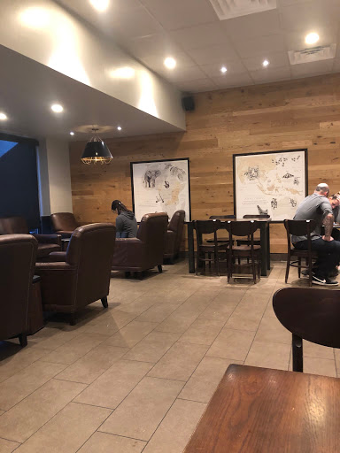 Shopping Mall «Shops of Saddle Creek», reviews and photos, 7509 Poplar Ave #1, Germantown, TN 38138, USA