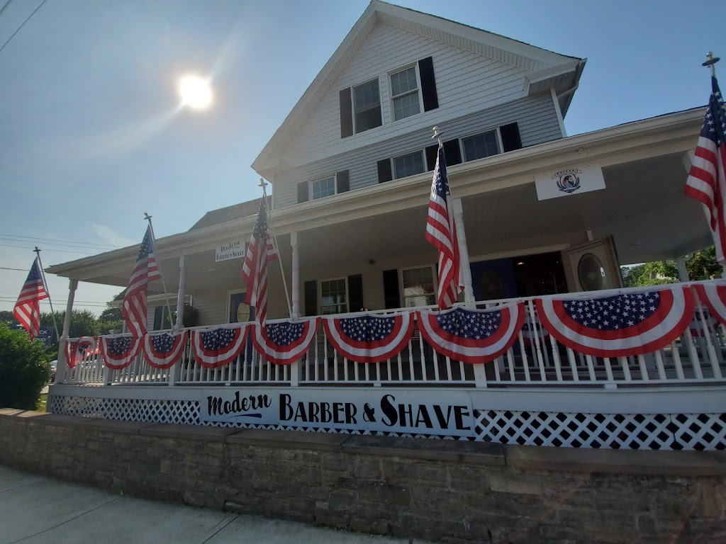 Modern Barber & Shave 06379