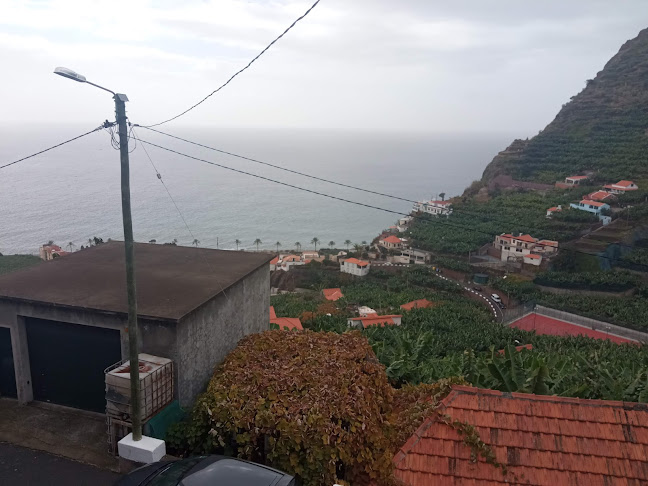 Avaliações doCampo Desportivo em Ponta do Sol - Campo de futebol