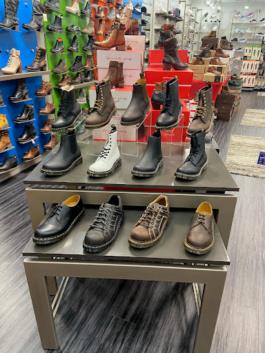 Shoe Store «Tradehome Shoes», reviews and photos, 3902 13th Ave SW, Fargo, ND 58103, USA