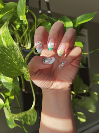 Daisy Nails