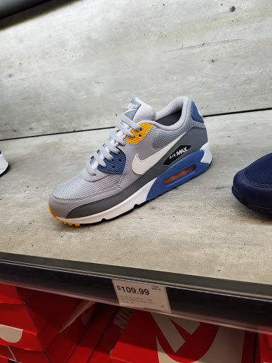 Shoe Store «WSS», reviews and photos, 104 W Foothill Blvd, Rialto, CA 92376, USA