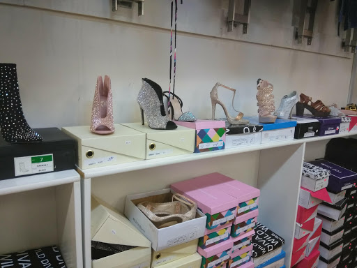 Shopping Mall «Prospect Plaza Shopping Center», reviews and photos, 18-54 Kane St, West Hartford, CT 06101, USA