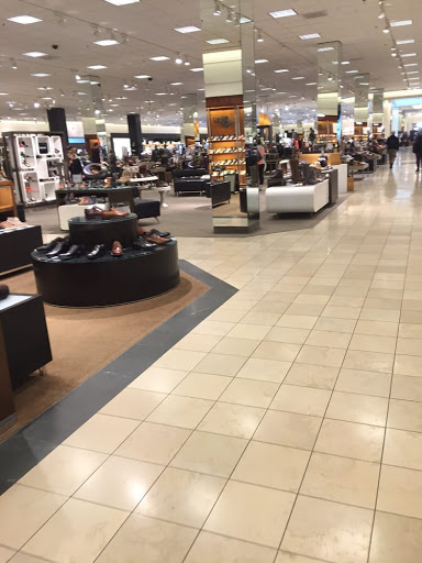 Department Store «Nordstrom», reviews and photos, 4937 Old Orchard Shopping Center, Skokie, IL 60077, USA