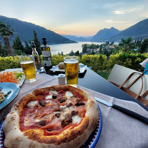 Vela di Soleville Ristorante Pizzeria & Camere con e senza Vista Lago in Sale Marasino, Provincia di Brescia