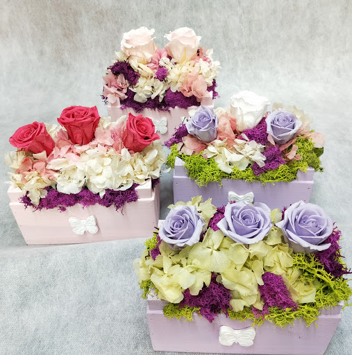 Artificial flowers stores Milan