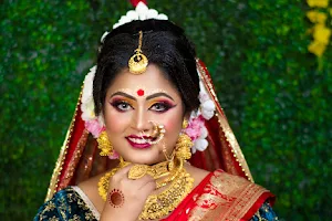 Best Bridal makeup artist midnapore || radhamohanpur -Moumitaz Makeup Studio image