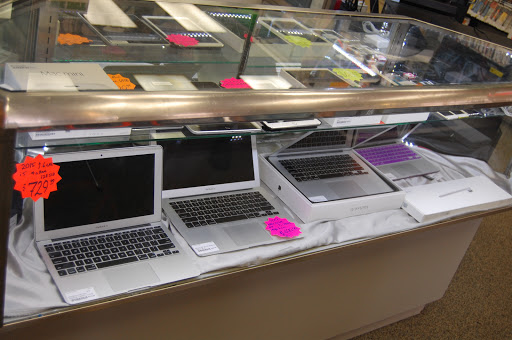 Electronics Store «Convert 2 Cash», reviews and photos, 1125 N Roselle Rd, Hoffman Estates, IL 60169, USA