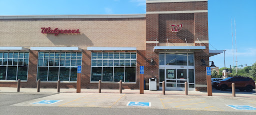 Walgreens, 3585 Lexington Ave N, Arden Hills, MN 55126, USA, 