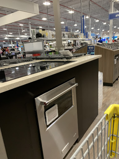 Electronics Store «Best Buy», reviews and photos, 1100 Old Country Rd, Westbury, NY 11590, USA