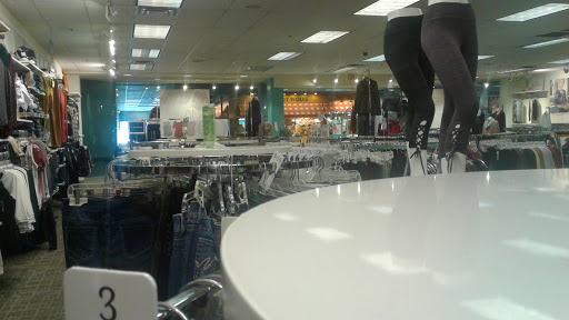 Shopping Mall «Mounds Mall», reviews and photos, 2109 S Scatterfield Rd, Anderson, IN 46016, USA