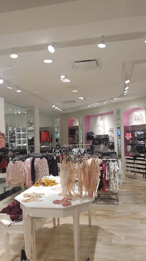 Clothing Store «Forever 21», reviews and photos, 211 W Farms Mall, Farmington, CT 06032, USA