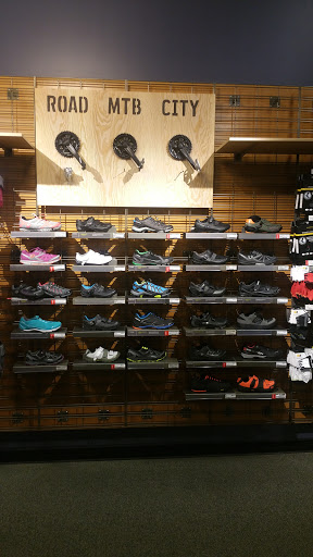 Camping Store «REI», reviews and photos, 2235 NW Allie Ave, Hillsboro, OR 97124, USA