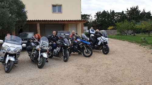 Motos Raid 66 à Le Soler