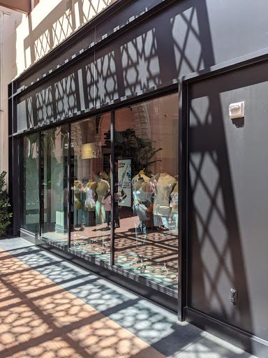 Clothing Store «Hollister Co.», reviews and photos, 647 Spectrum Center Dr, Irvine, CA 92618, USA