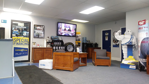 Auto Repair Shop «United Tire & Service of Paoli», reviews and photos, 87 Lancaster Ave, Paoli, PA 19301, USA