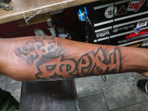 Tattoo Shop «Big City Tattoo Studio», reviews and photos, 2635 W Girard Ave, Philadelphia, PA 19130, USA