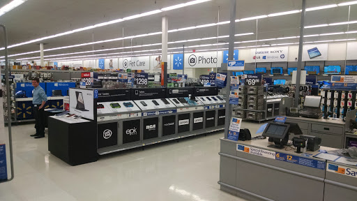Department Store «Walmart Supercenter», reviews and photos, 2440 W Mason St, Green Bay, WI 54303, USA