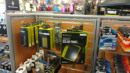 Outdoor Sports Store «Eastern Mountain Sports», reviews and photos, 1513 Iyannough Rd, Hyannis, MA 02601, USA