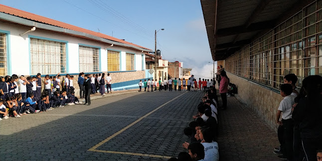 UNIDAD EDUCATIVA AMBATO - Escuela