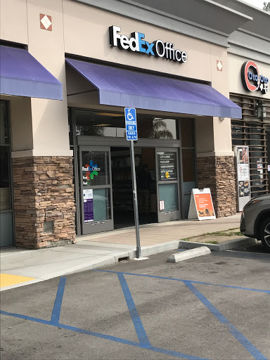 Print Shop «FedEx Office Print & Ship Center», reviews and photos, 935 W Huntington Dr, Monrovia, CA 91016, USA