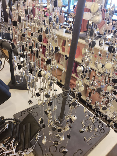 Fashion Accessories Store «Charming Charlie», reviews and photos, 7707 Bluebonnet Blvd #E130, Baton Rouge, LA 70810, USA