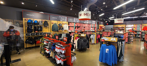 Shoe Store «PUMA», reviews and photos, 1650 Premium Outlet Blvd #333, Aurora, IL 60502, USA
