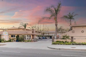 Anaheim Islander Inn and Suites image