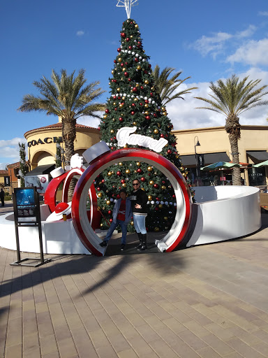 Shopping Mall «Desert Hills Premium Outlets», reviews and photos, 48400 Seminole Dr, Cabazon, CA 92230, USA