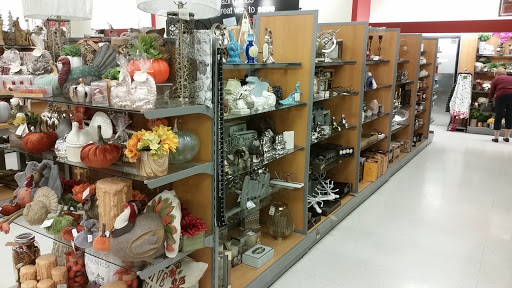 Department Store «T.J. Maxx», reviews and photos, 4 Plaistow Rd, Plaistow, NH 03865, USA