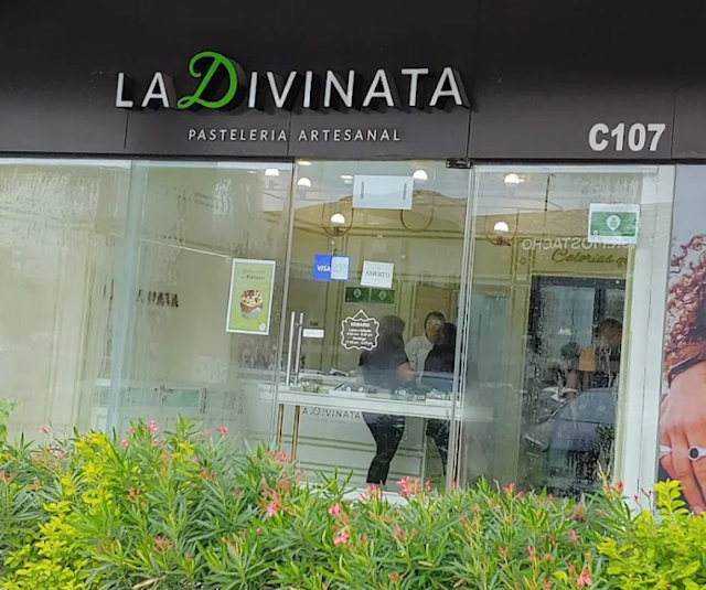 La Divinata Pastelería - Andenes