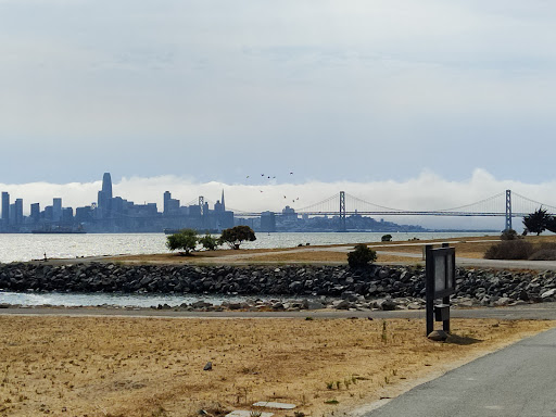 Middle Harbor Shoreline Park