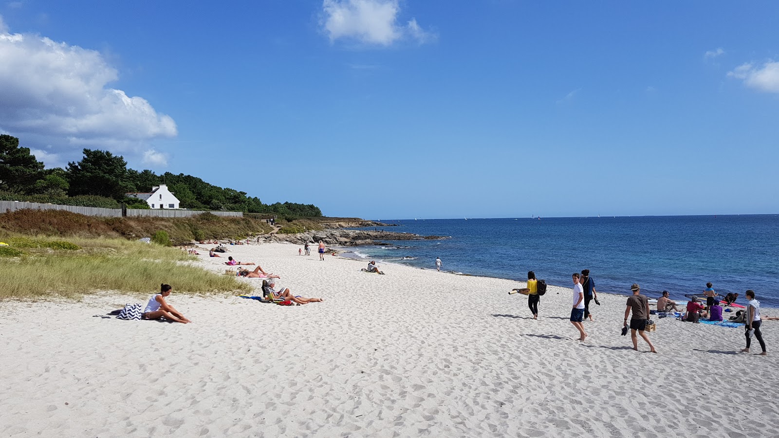 Foto di Plage de Kermor con una superficie del sabbia bianca