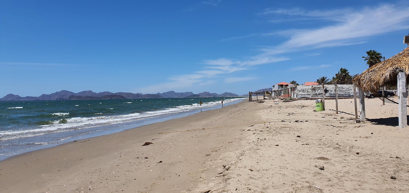 Zdjęcie El Cochorit beach z proste i długie