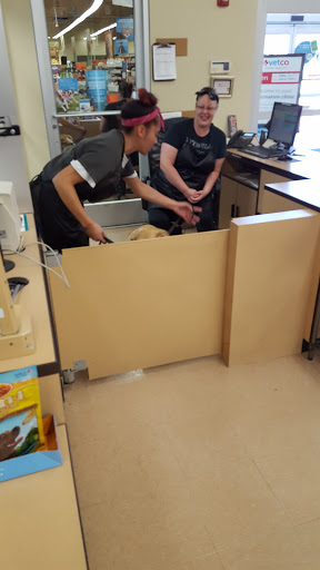 Pet Supply Store «Petco Animal Supplies», reviews and photos, 197 E Dekalb Pike #350, King of Prussia, PA 19406, USA