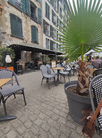 Atmosphère du Restaurant Une Bouteille à la Nive à Bayonne - n°11