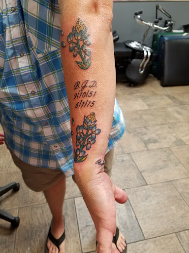 Tattoo Shop «Infamous Ink», reviews and photos, 933 Lake Air Dr, Waco, TX 76710, USA