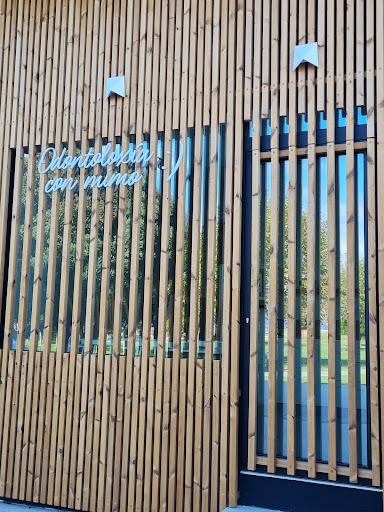 Clínica Dental Nati Mirás en Porto do Son, A Coruña