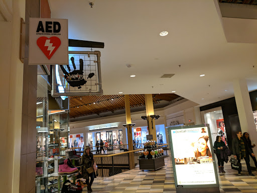 Shopping Mall «Beachwood Place», reviews and photos, 26300 Cedar Rd, Beachwood, OH 44122, USA