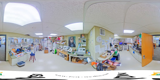 Optician «Main Eye Glass Center», reviews and photos, 1 N Washington Ave, Bergenfield, NJ 07621, USA