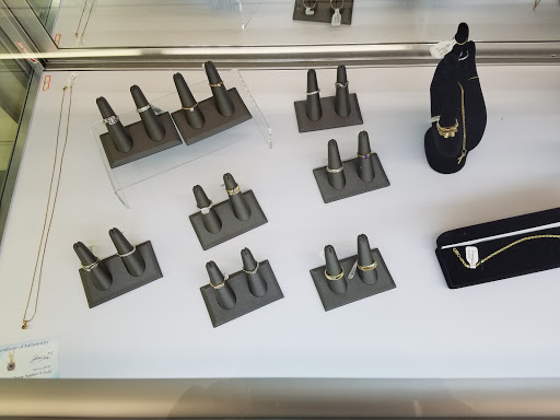 Pawn Shop «4 Corners Pawn & Jewelry», reviews and photos, 81720 Gallatin Rd, Bozeman, MT 59718, USA