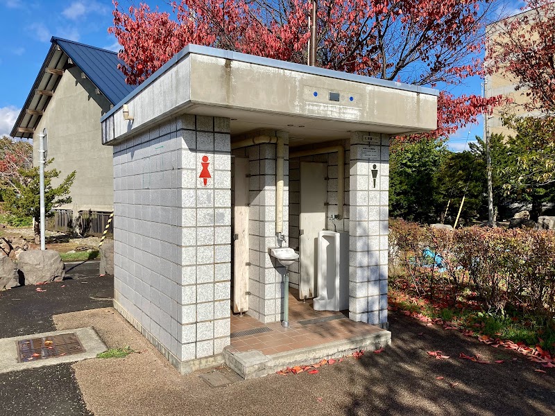 川島公園 公衆トイレ
